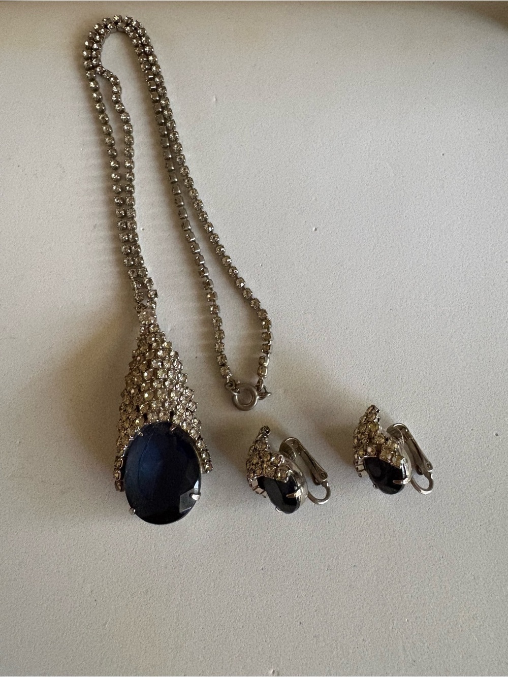 Art DecoBlue Glass Stone Teardrop Pendant W/Matching Earrings